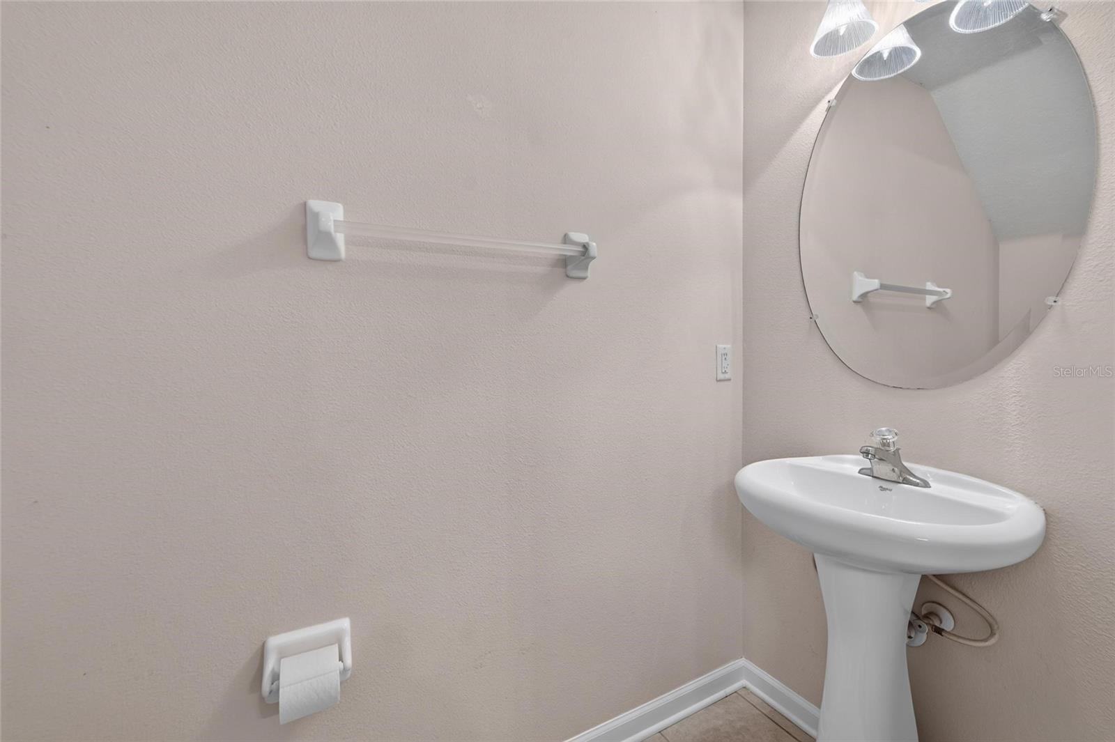 1019 VISTA CAY CT — photo 35