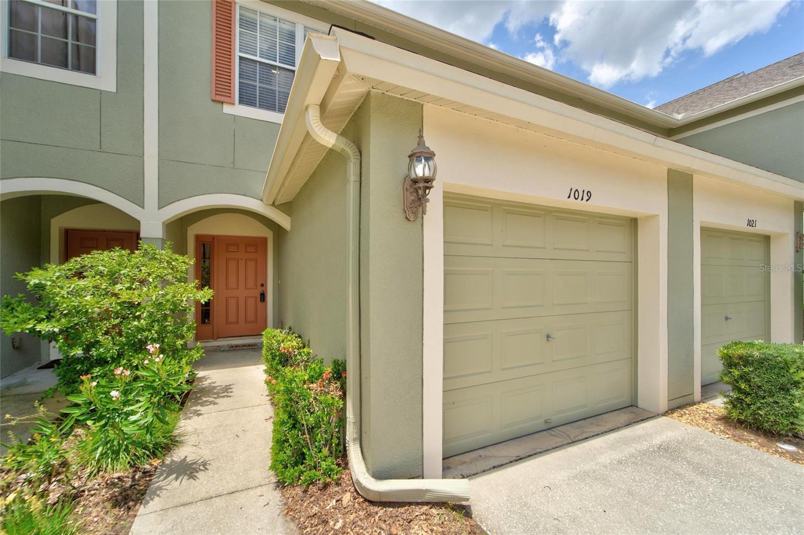 1019 VISTA CAY CT — photo 9