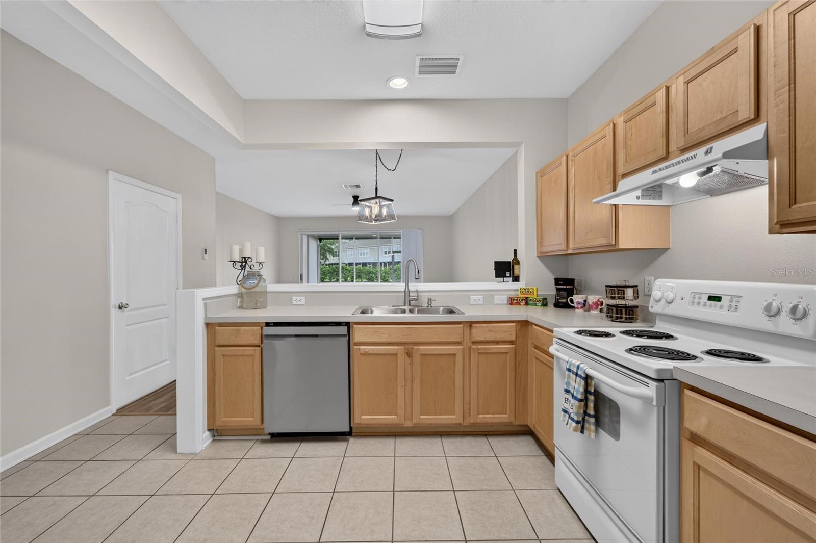 1019 VISTA CAY CT — photo 27