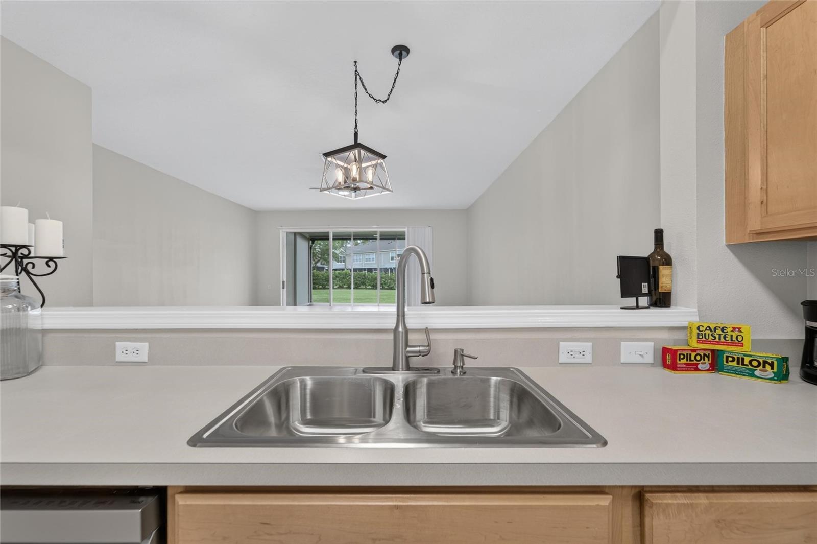 1019 VISTA CAY CT — photo 28