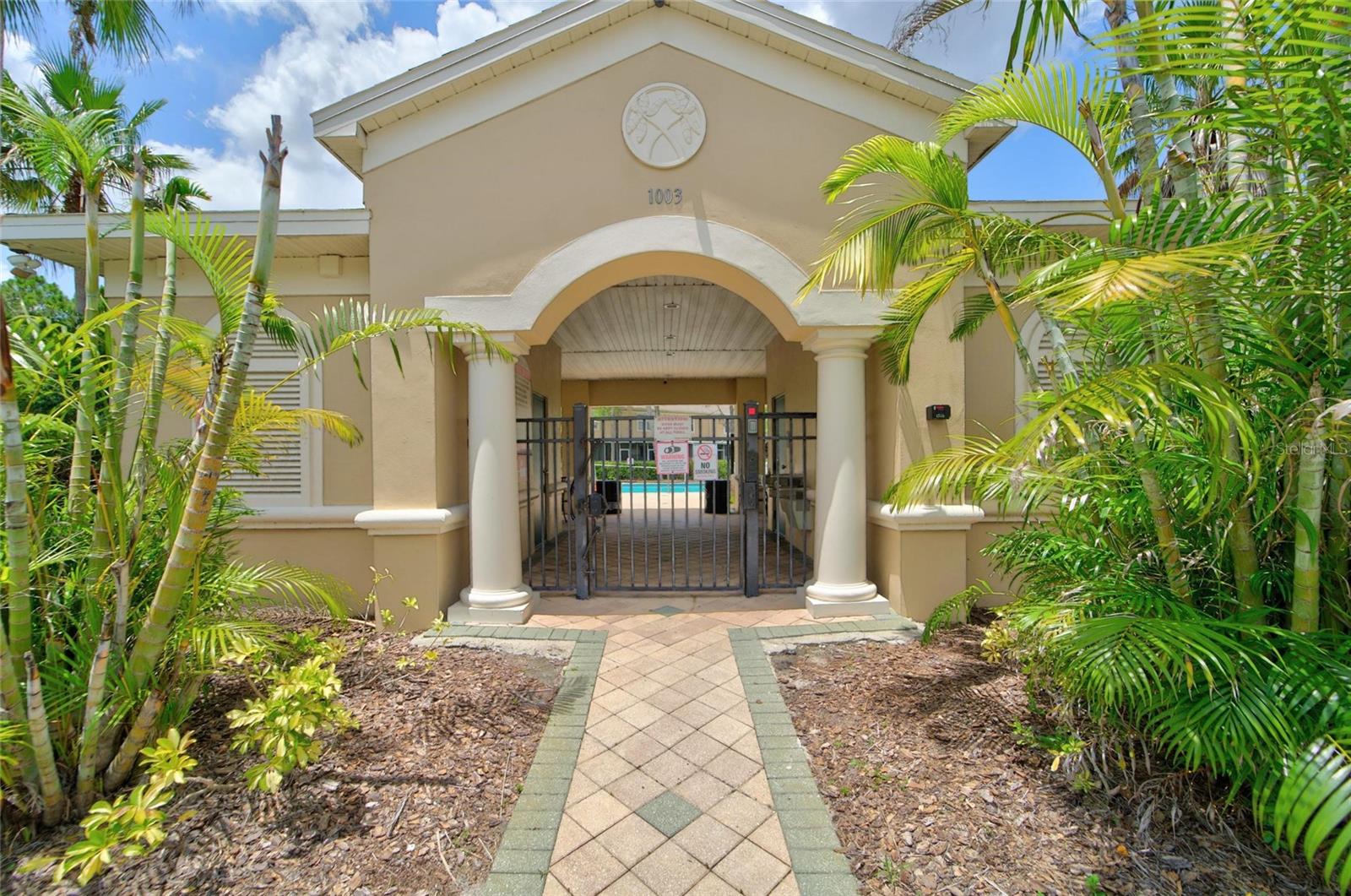 1019 VISTA CAY CT — photo 13