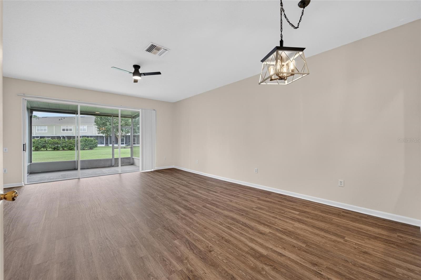 1019 VISTA CAY CT — photo 36