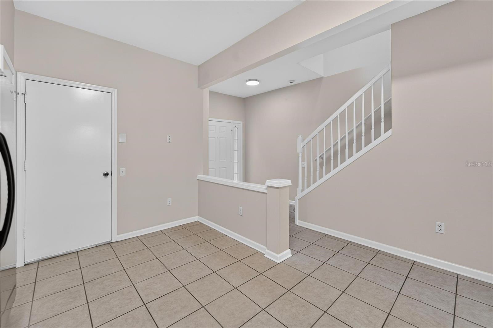 1019 VISTA CAY CT — photo 32