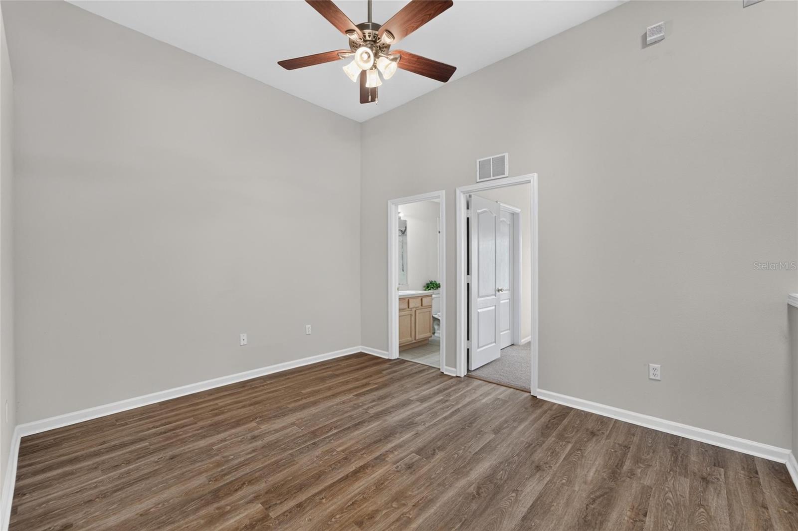 1019 VISTA CAY CT — photo 44