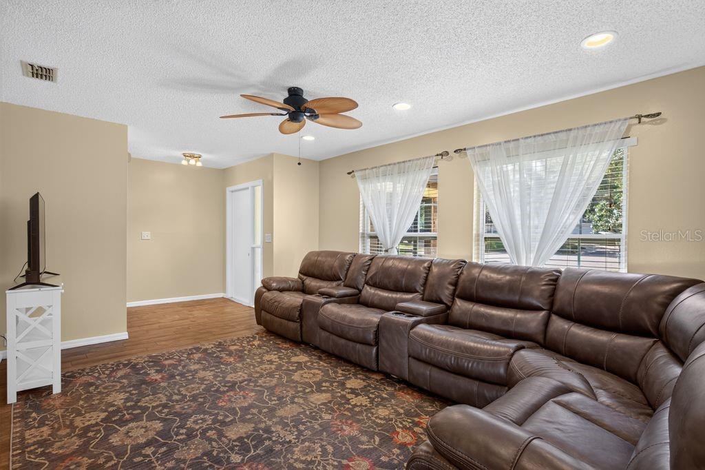 3110 CLOVEWOOD PL — photo 3