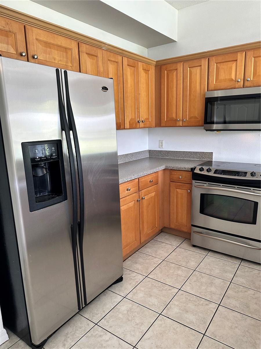8961 IRON OAK AVE — photo 5
