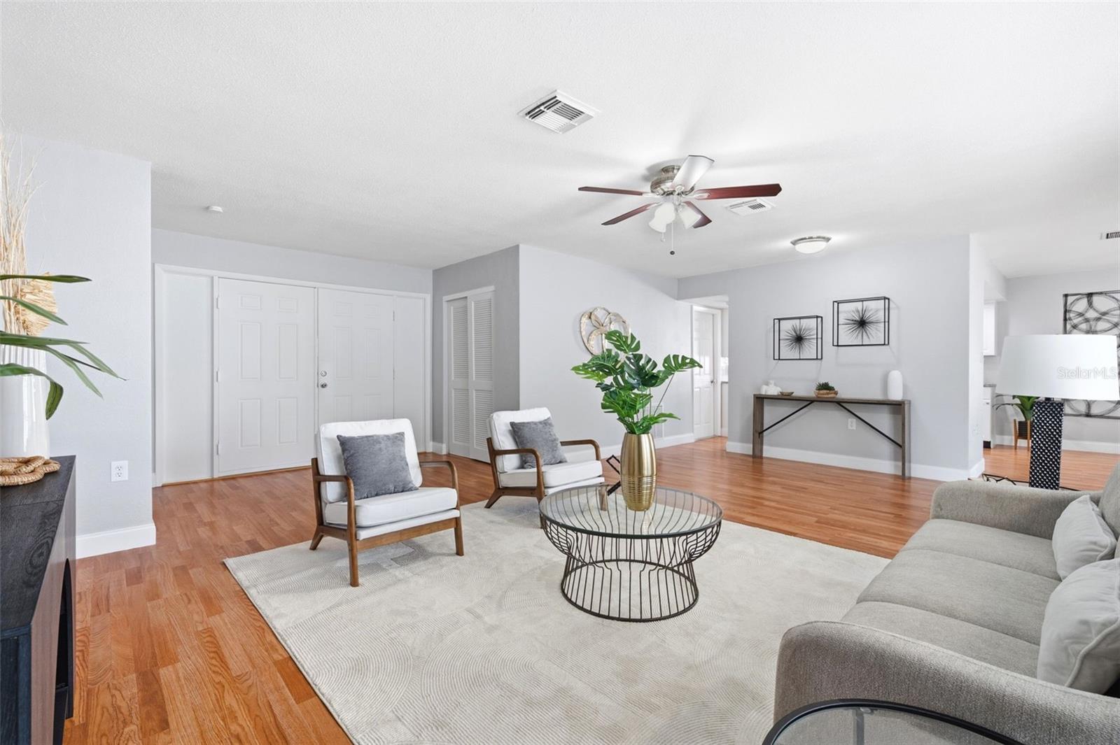 8233 REDFIELD DR — photo 8