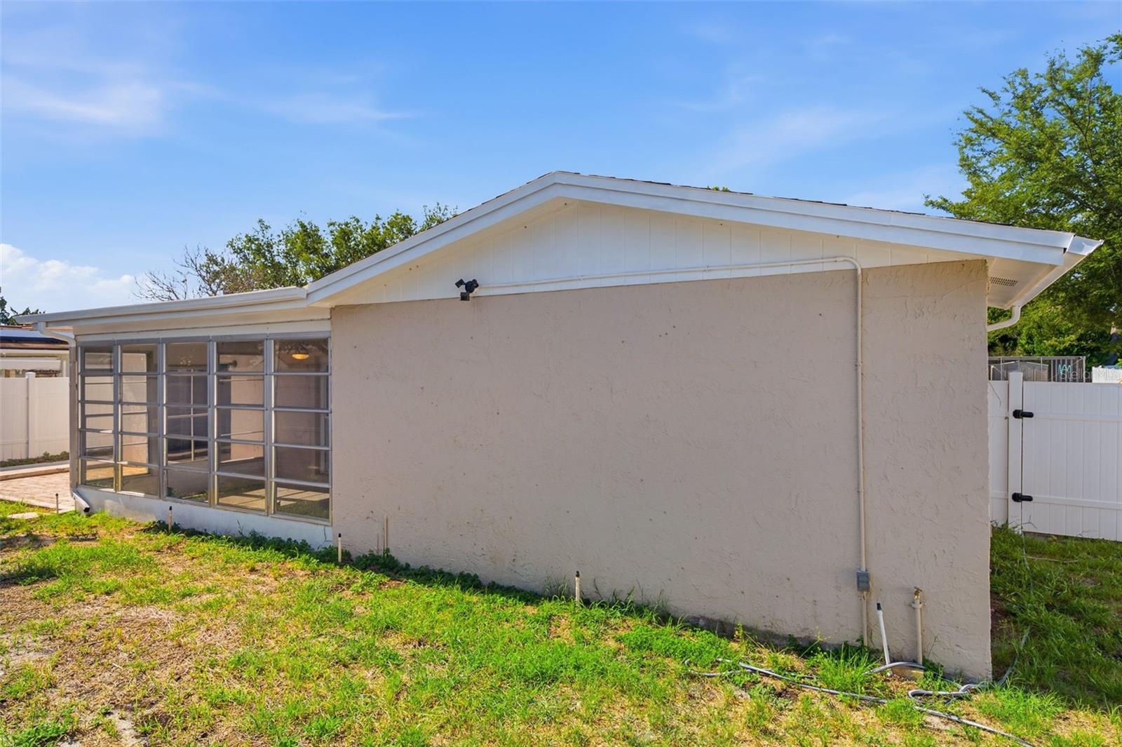 8233 REDFIELD DR — photo 42
