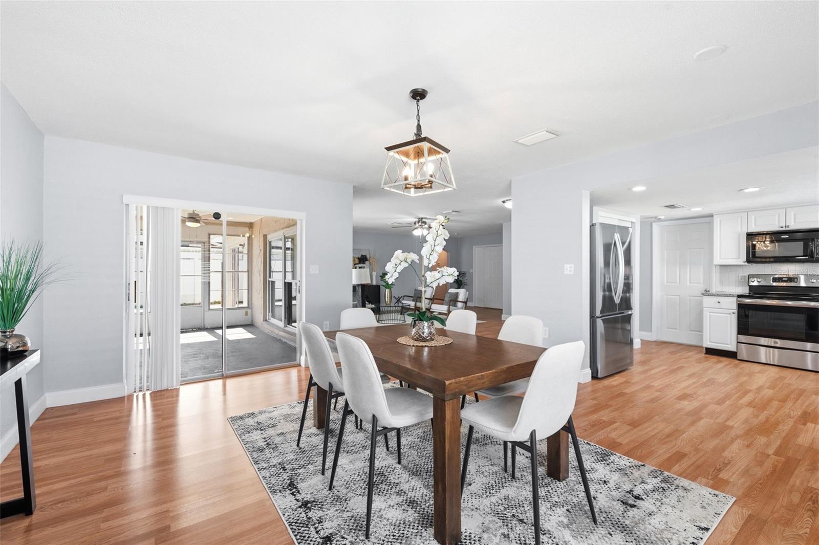 8233 REDFIELD DR — photo 13