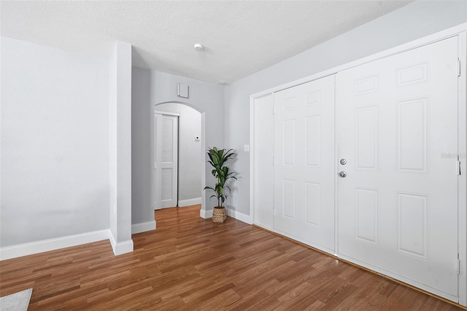 8233 REDFIELD DR — photo 6