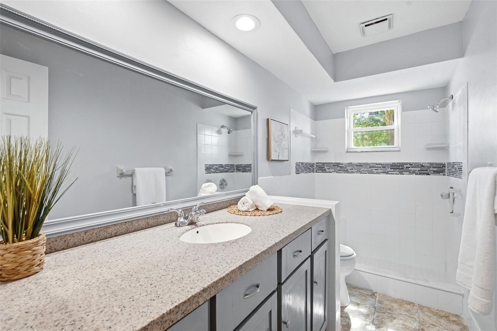 8233 REDFIELD DR — photo 31