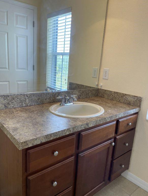 2401 LEXINGTON OAK DR — photo 13