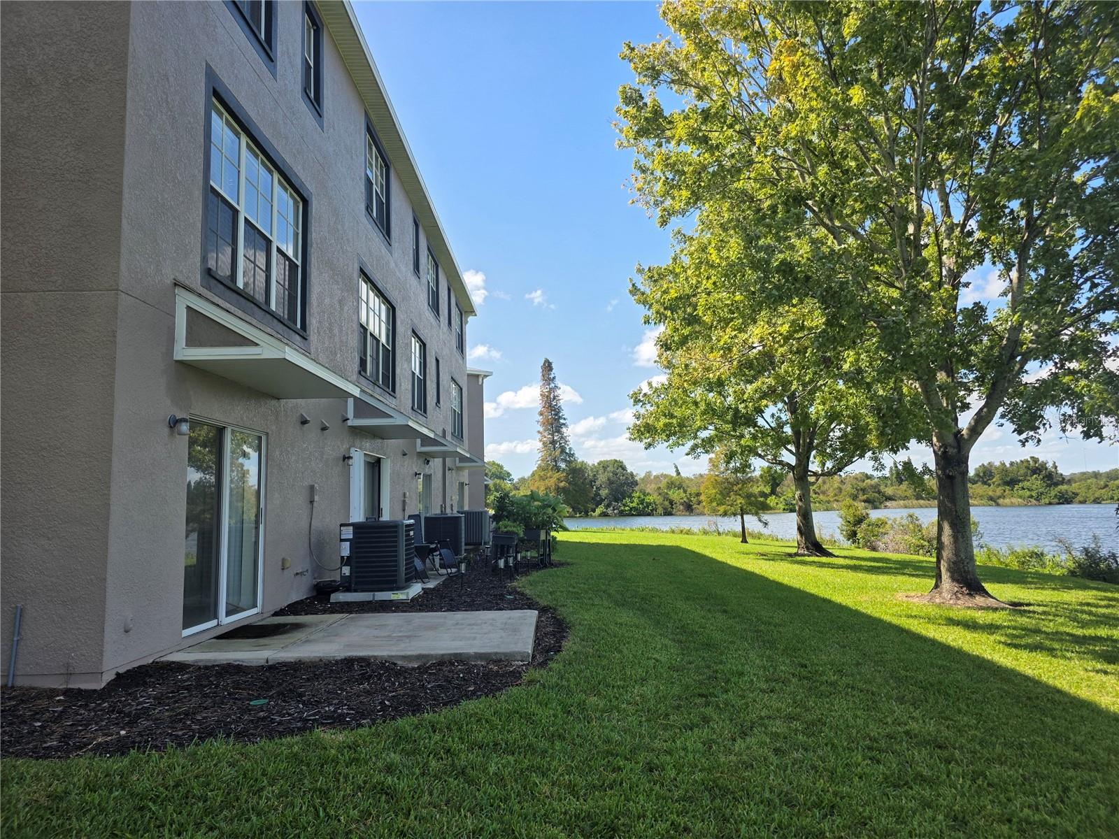2401 LEXINGTON OAK DR — photo 5