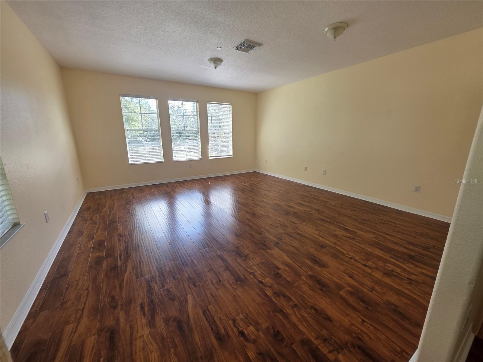 2401 LEXINGTON OAK DR — photo 10