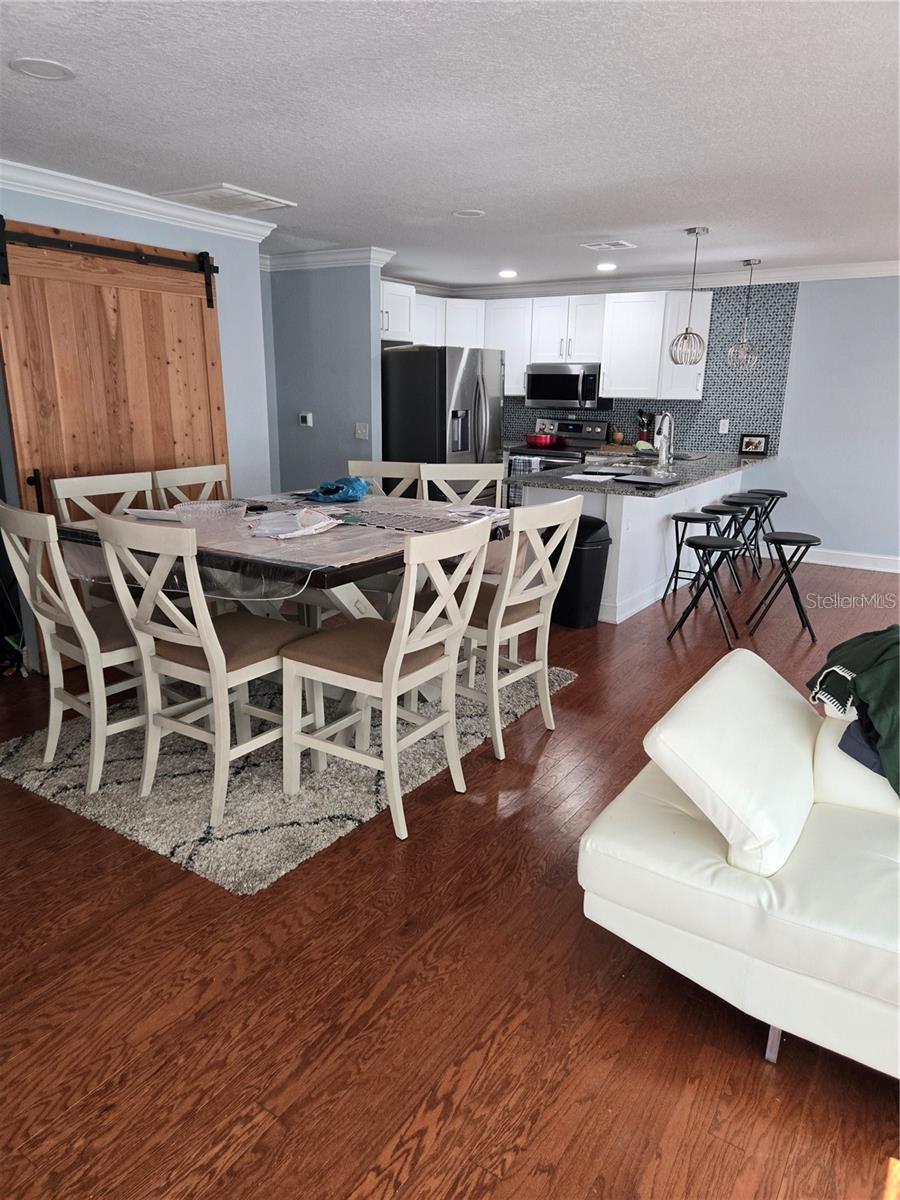 8725 TWIN LAKES BLVD — photo 21