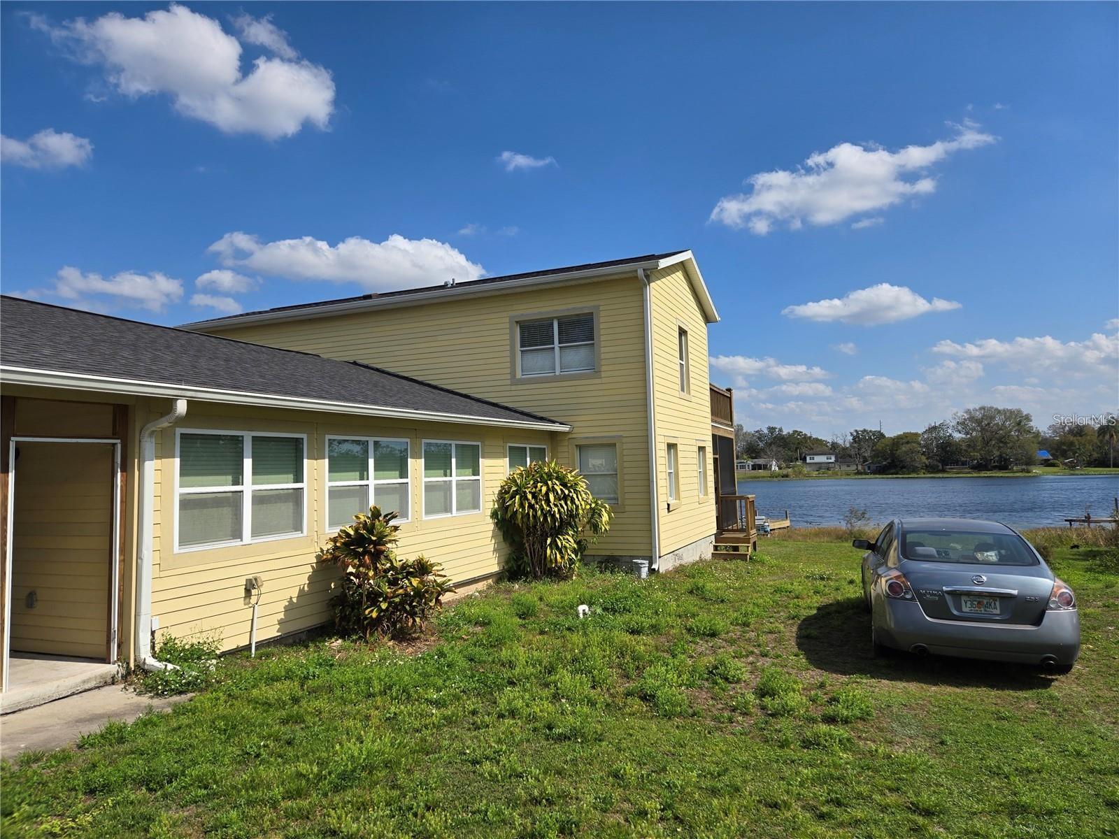 8725 TWIN LAKES BLVD — photo 2