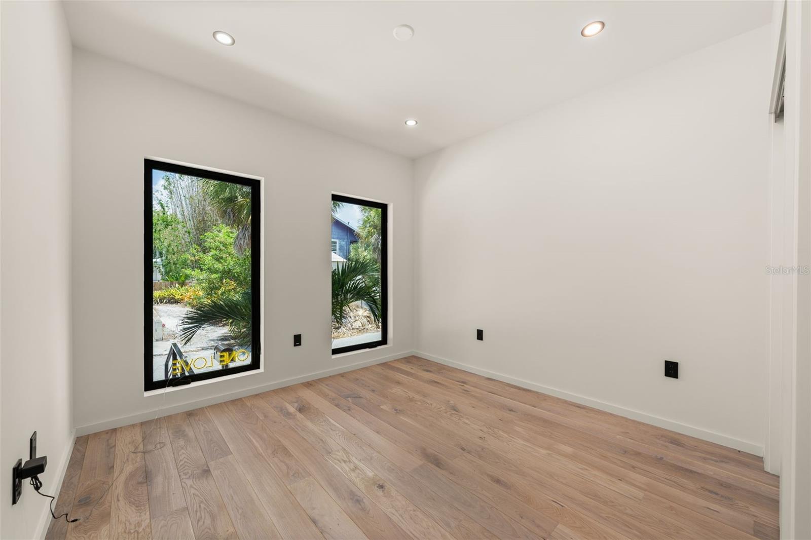 1680 CHERRY LN — photo 42