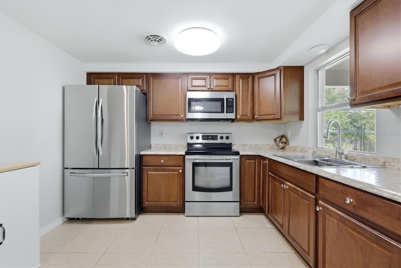 329 SAN BENITO AVE — photo 17