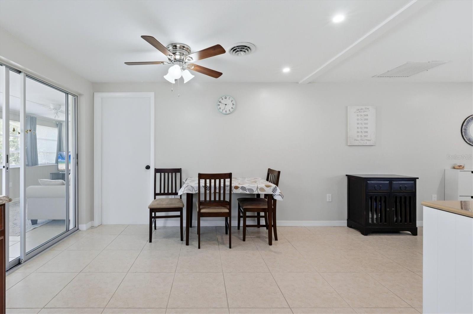 329 SAN BENITO AVE — photo 13