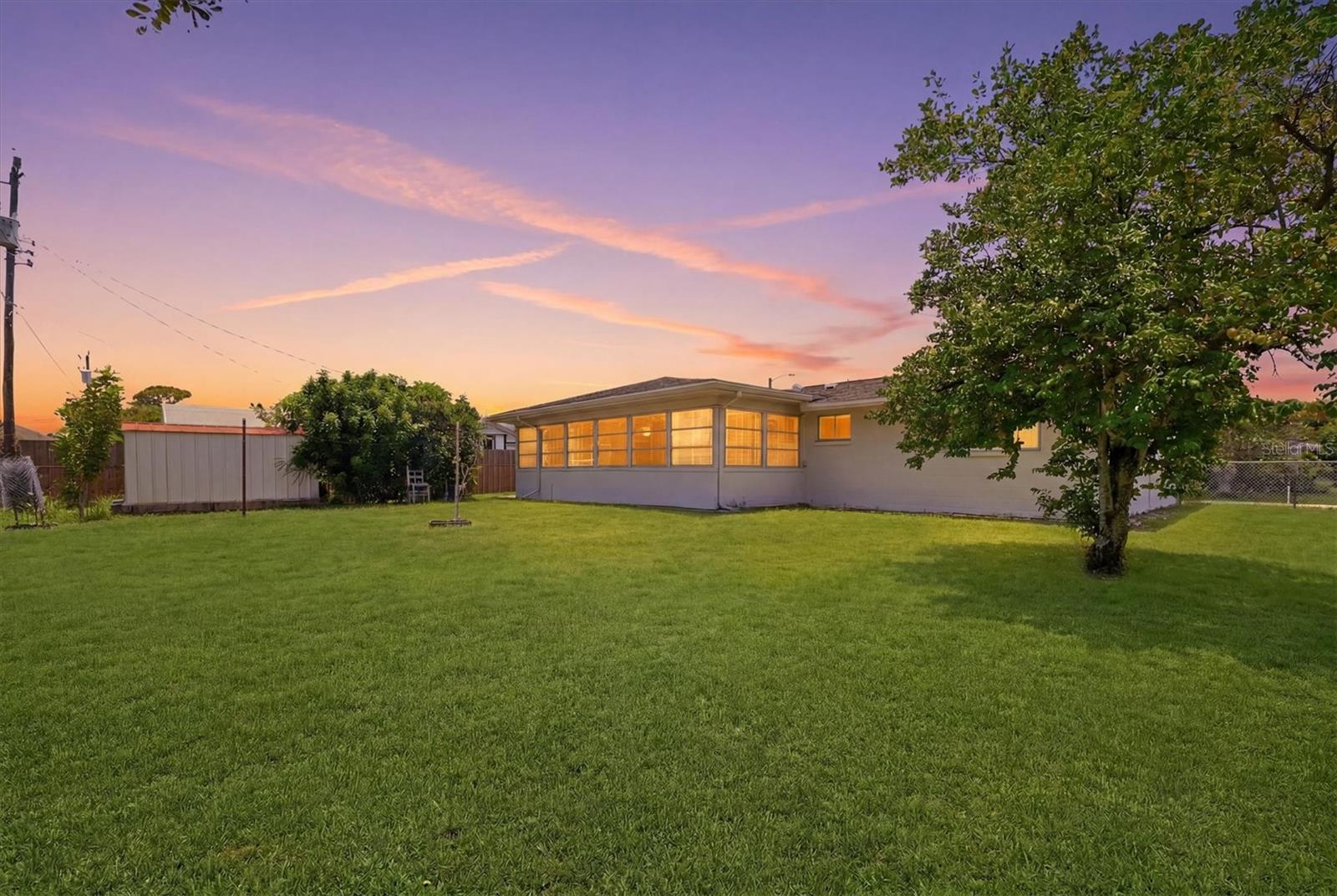 329 SAN BENITO AVE — photo 2