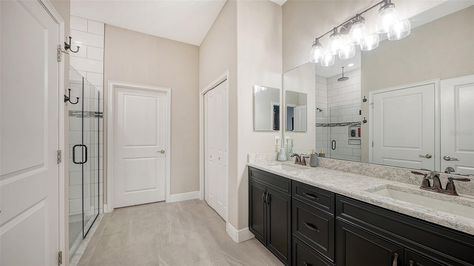 8234 TEA OLIVE TER — photo 25