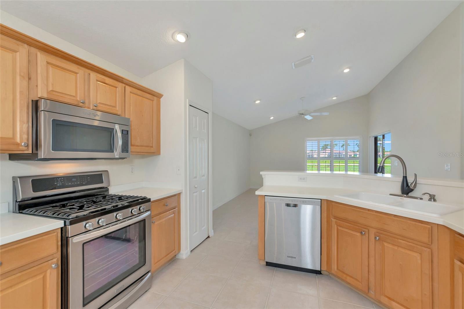 5133 FLAGSTONE DR — photo 7