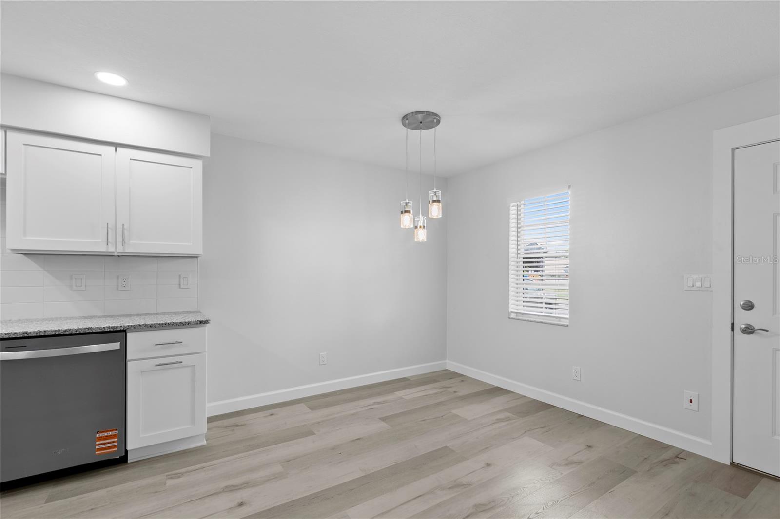 6225 ELMHURST DR — photo 9