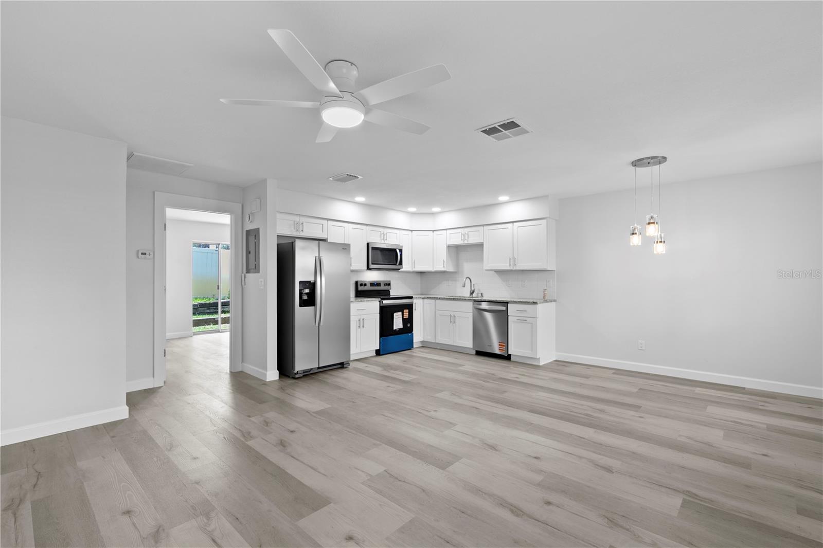 6225 ELMHURST DR — photo 26