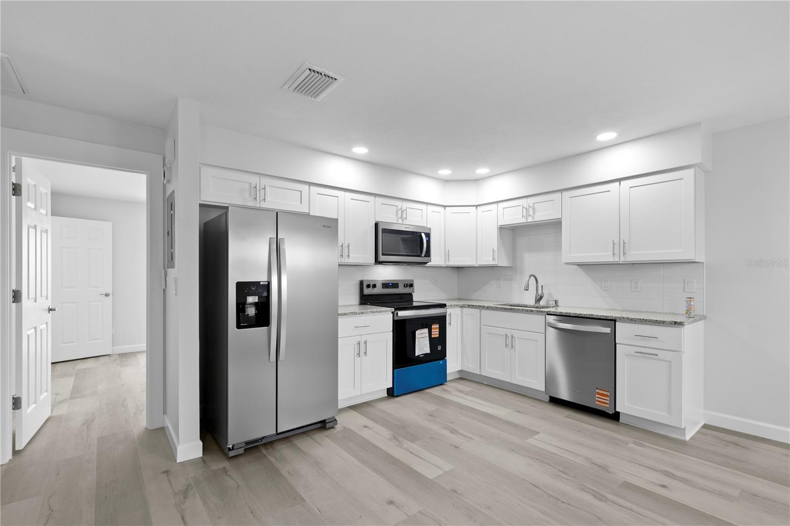 6225 ELMHURST DR — photo 13