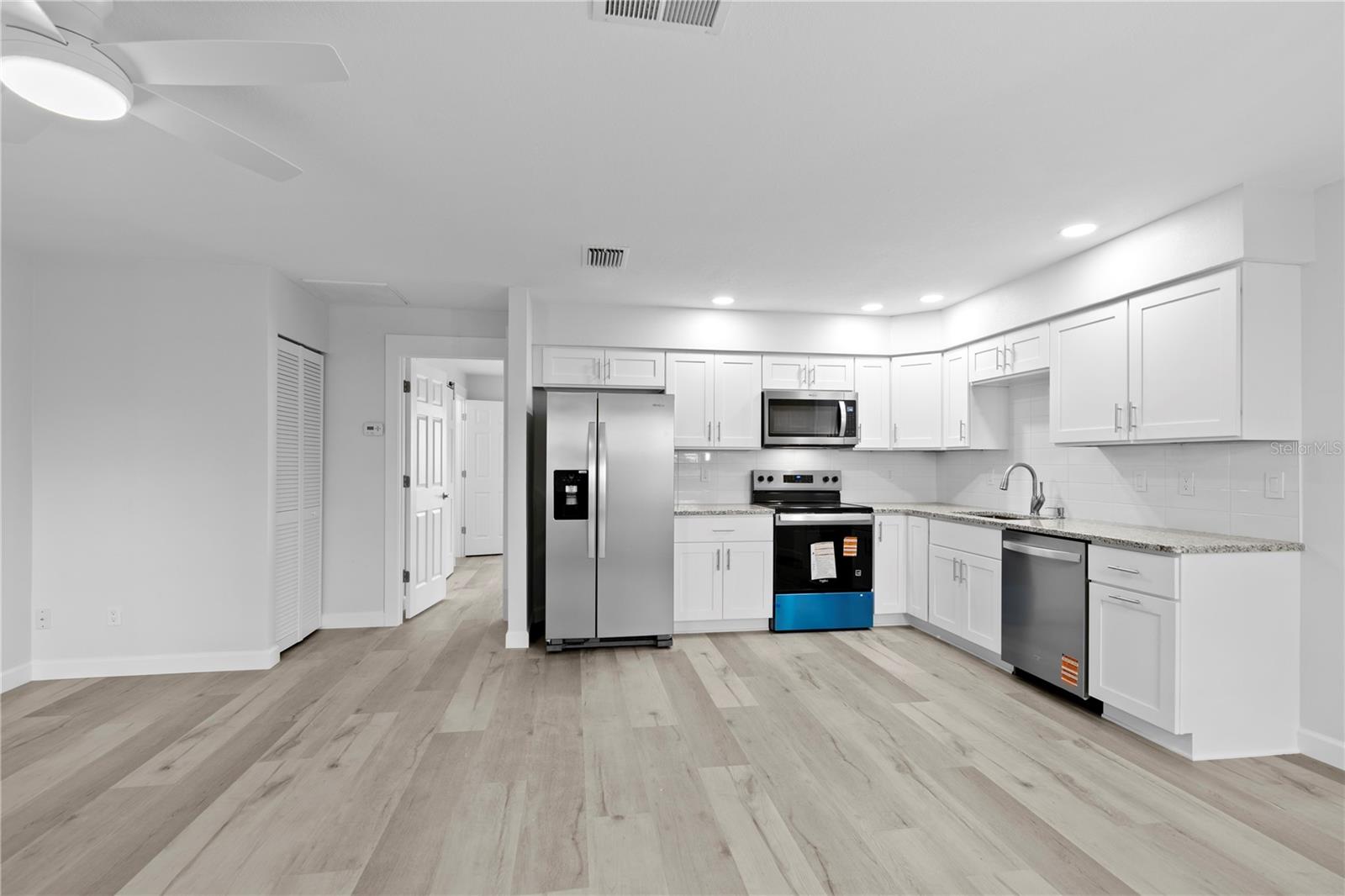 6225 ELMHURST DR — photo 4