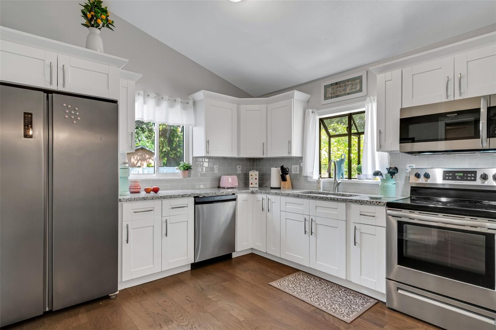 1600 LORETTA AVE NW — photo 9