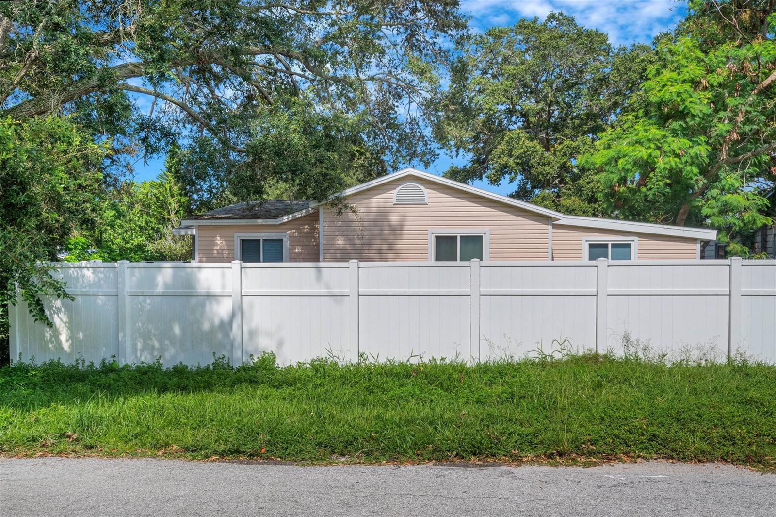 1600 LORETTA AVE NW — photo 49