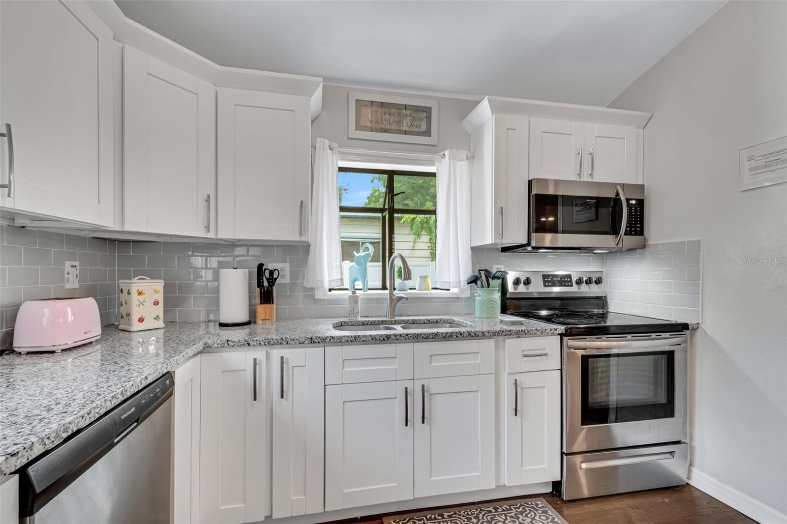 1600 LORETTA AVE NW — photo 30