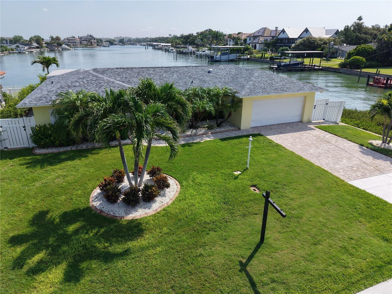 902 OAKWOOD DR — photo 3