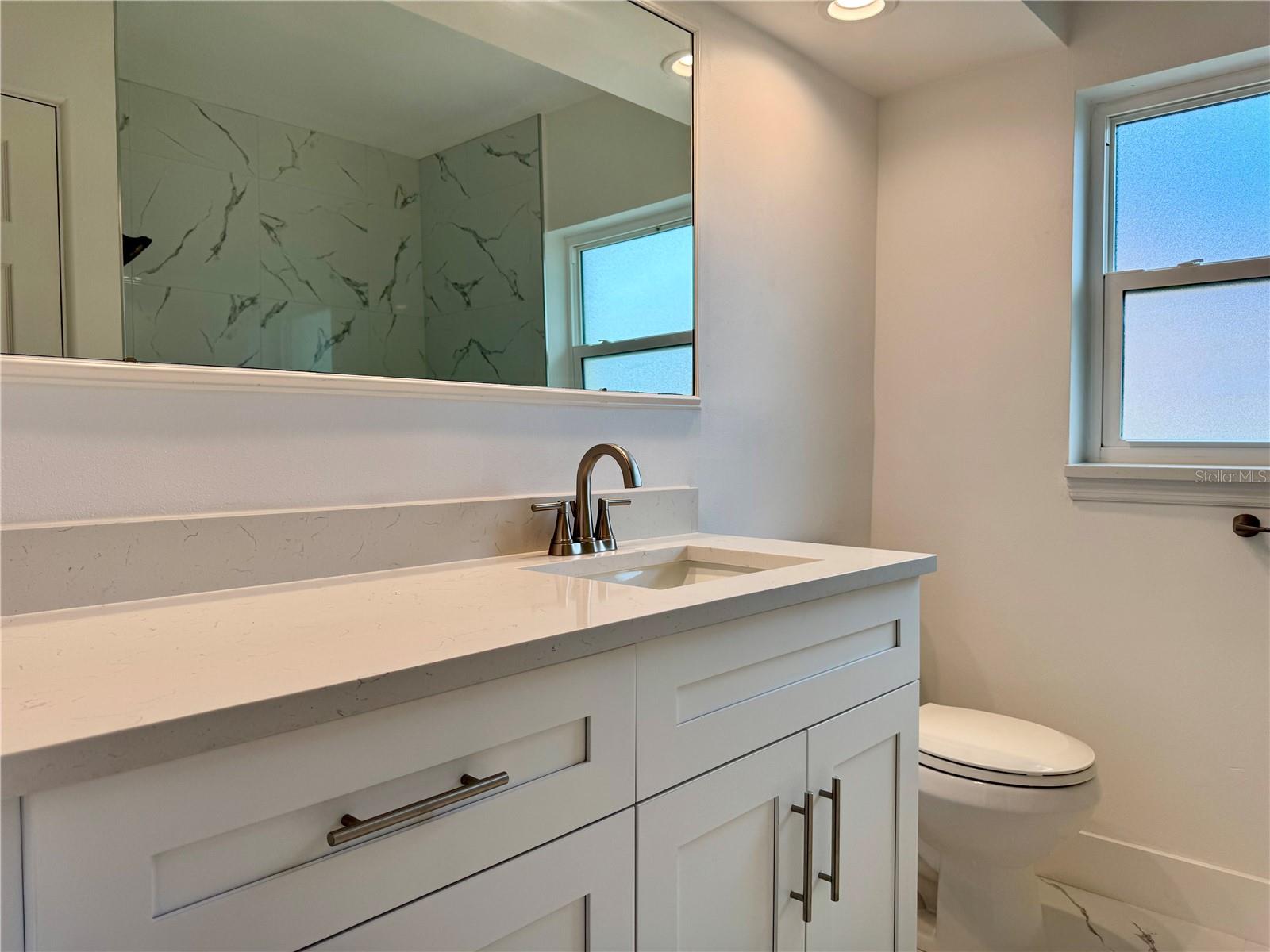 902 OAKWOOD DR — photo 17