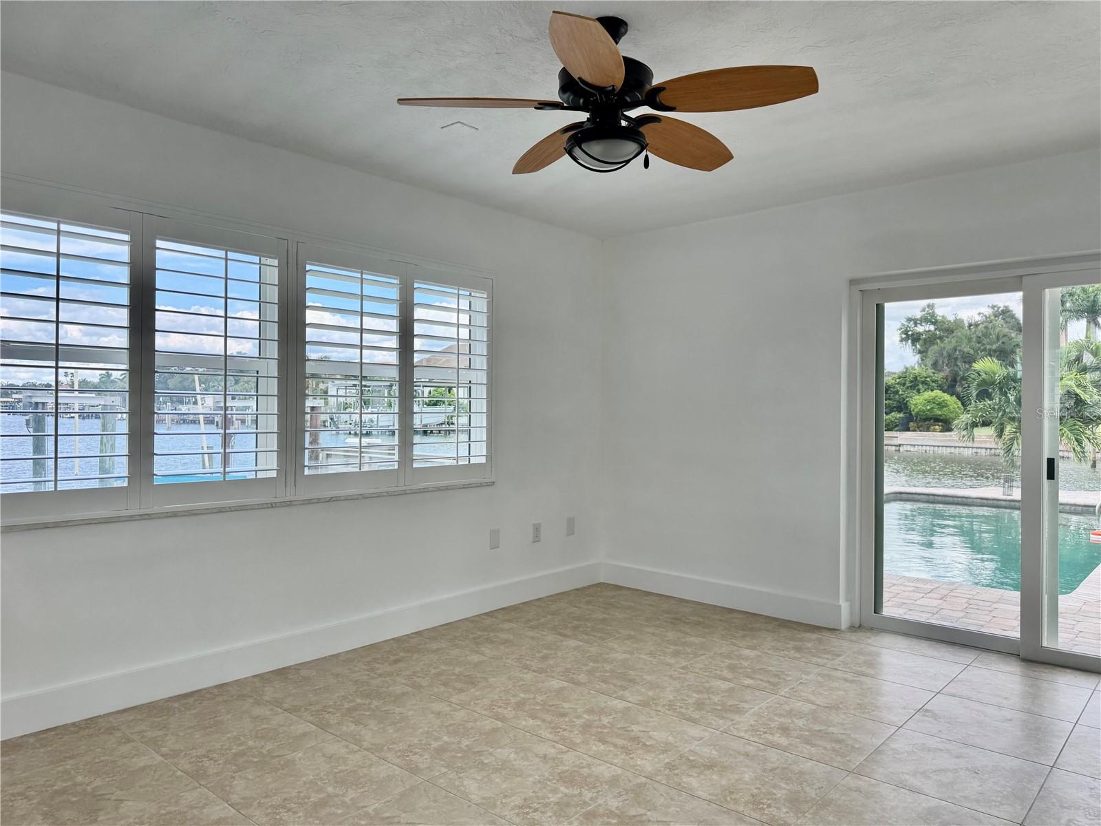 902 OAKWOOD DR — photo 20
