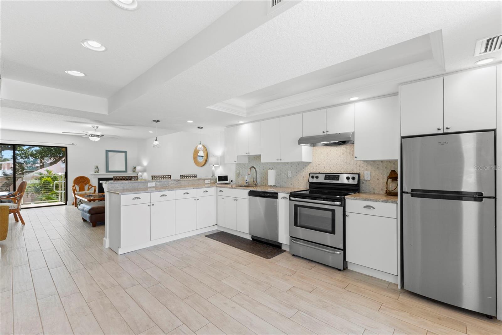 433 S PAULA DR #28 — photo 4