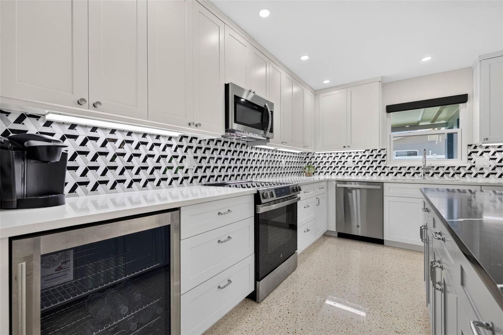 819 59TH AVE — photo 17