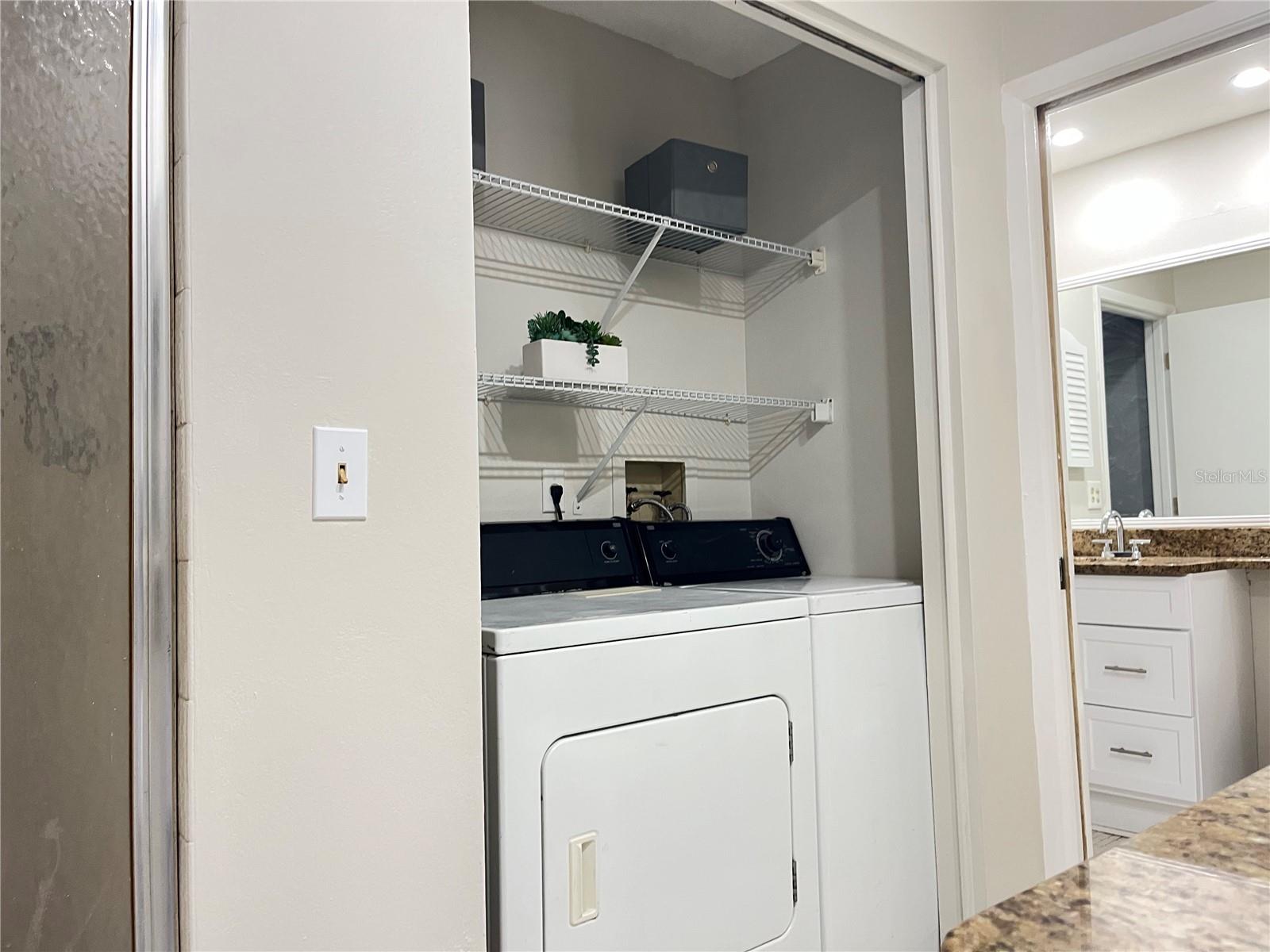 942 N BENEVA RD #V28 — photo 25