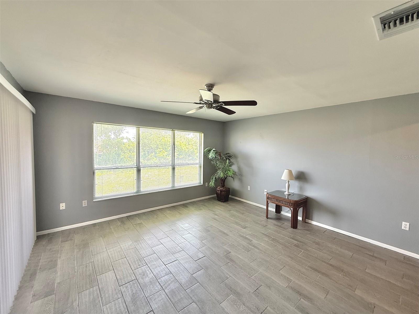 942 N BENEVA RD #V28 — photo 11