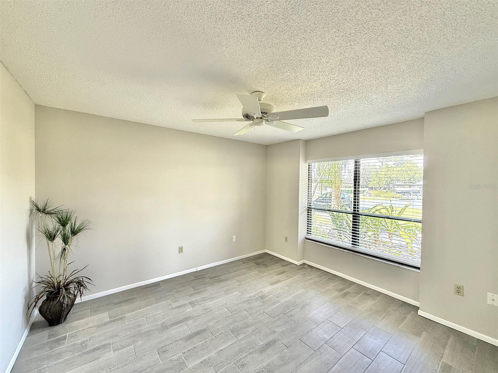 942 N BENEVA RD #V28 — photo 17