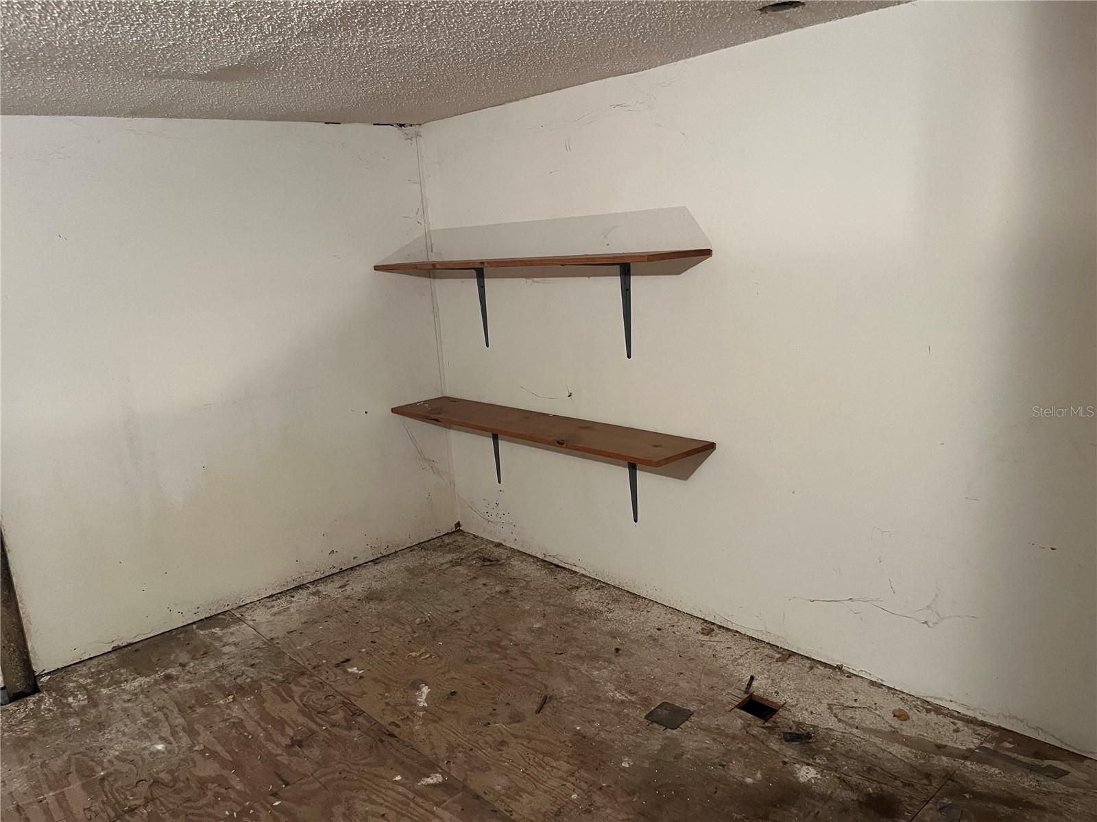 942 N BENEVA RD #V28 — photo 16