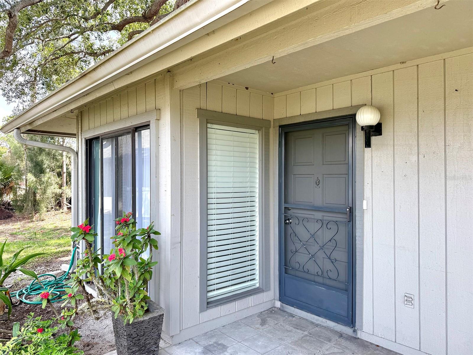 942 N BENEVA RD #V28 — photo 2