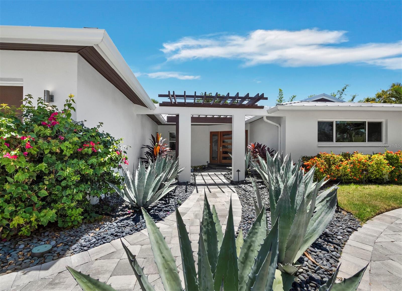 622 TROPICAL CIR — photo 5