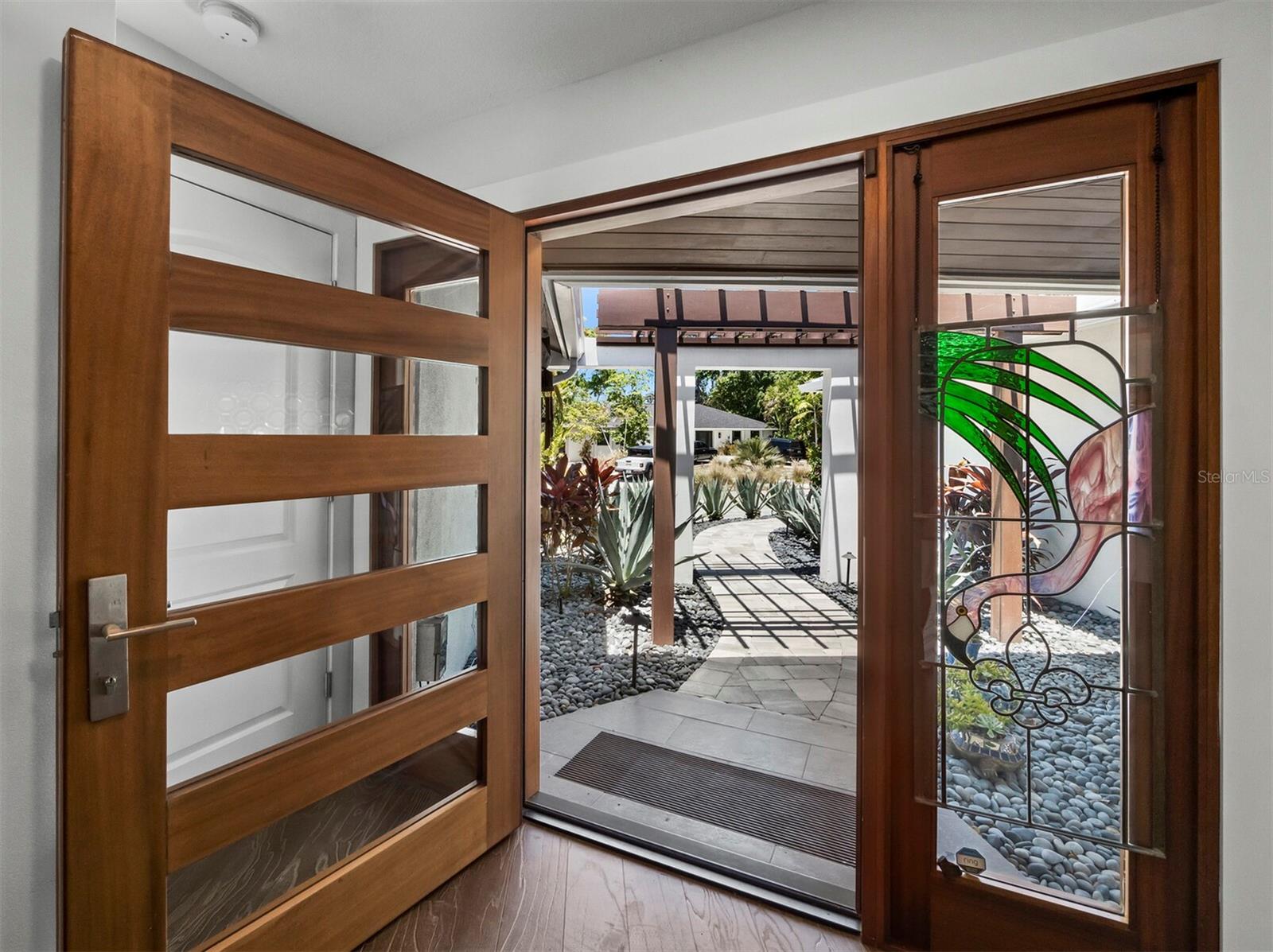 622 TROPICAL CIR — photo 6