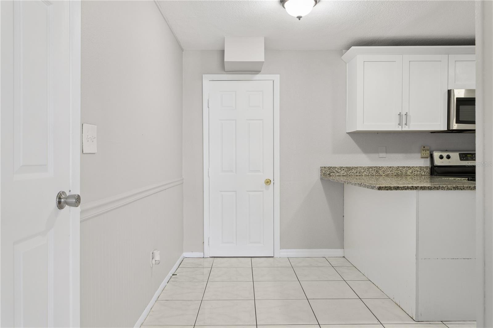 3337 CLYDESDALE DR — photo 6