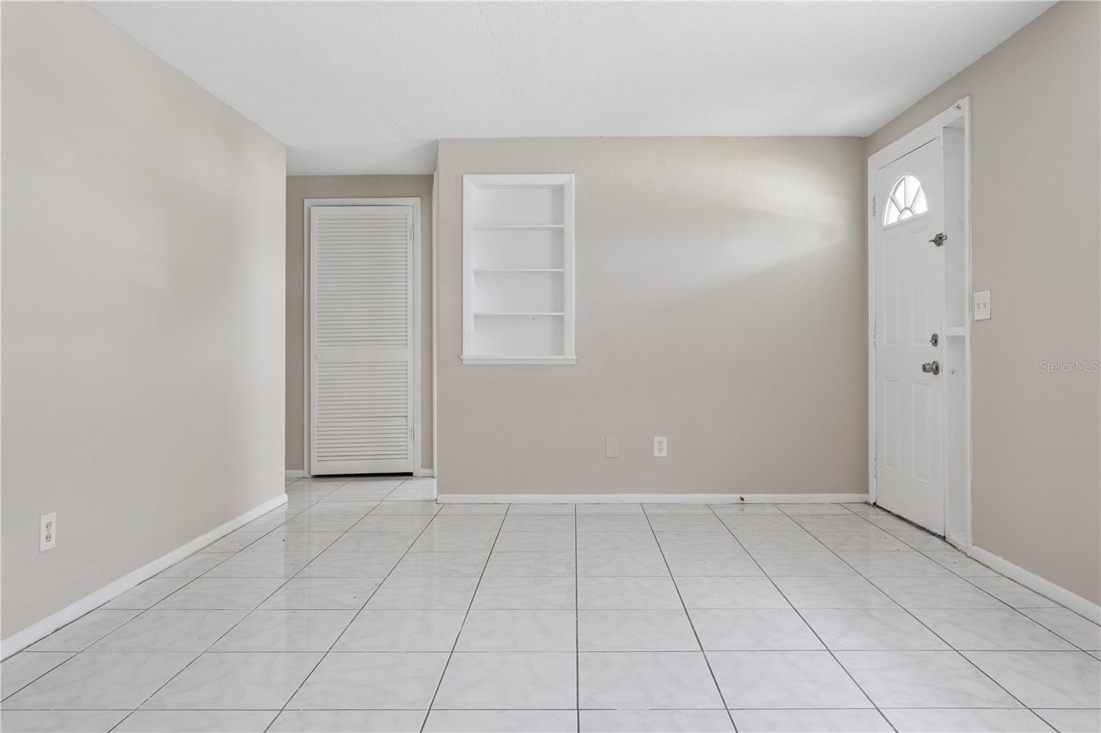3337 CLYDESDALE DR — photo 2
