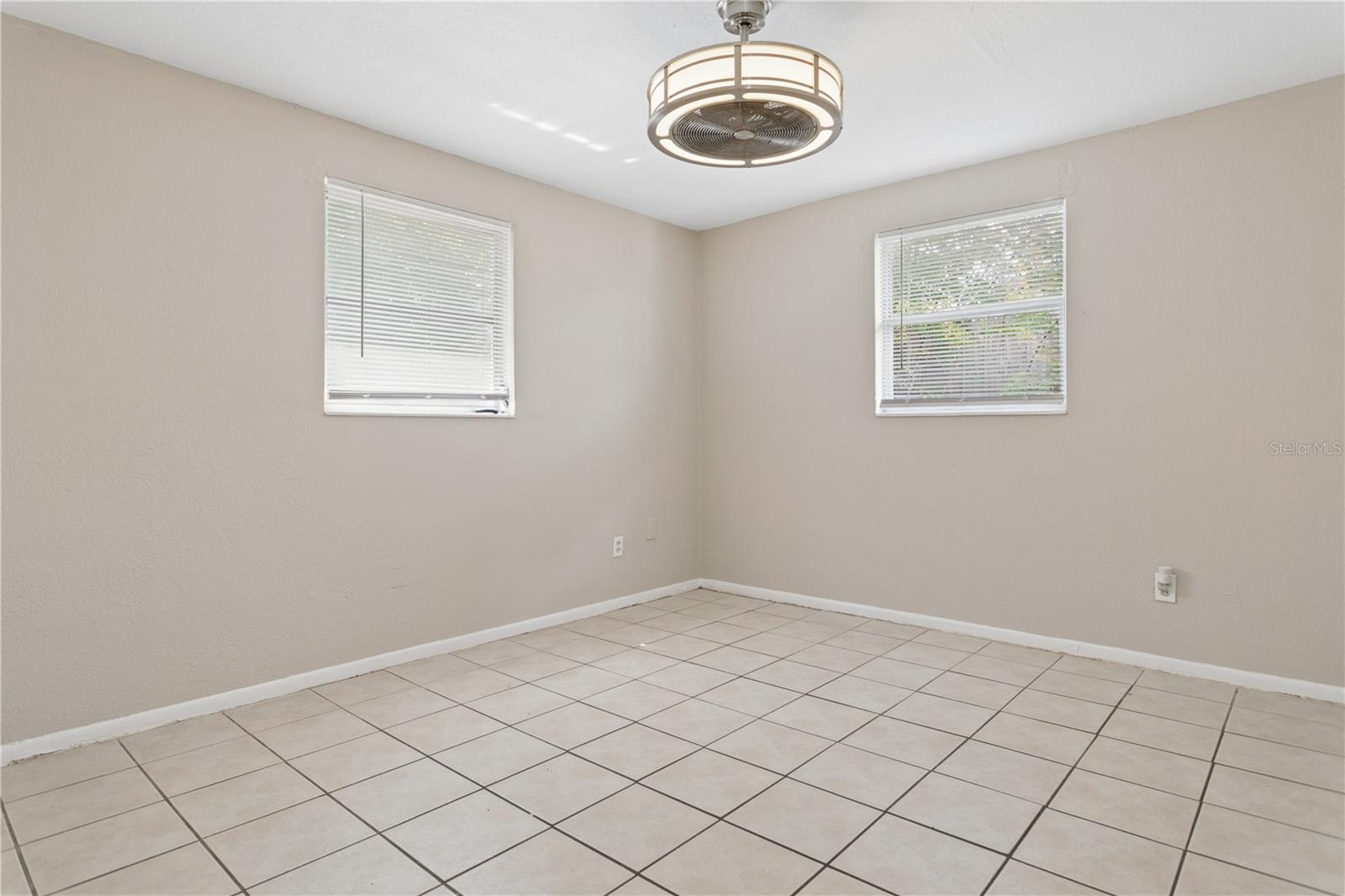 3337 CLYDESDALE DR — photo 10