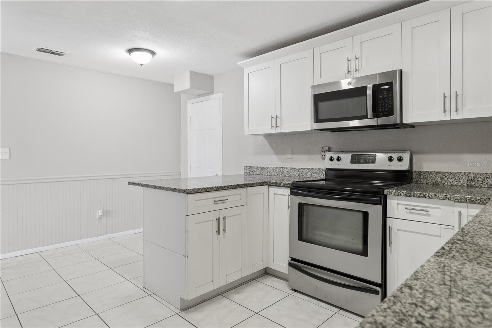 3337 CLYDESDALE DR — photo 8