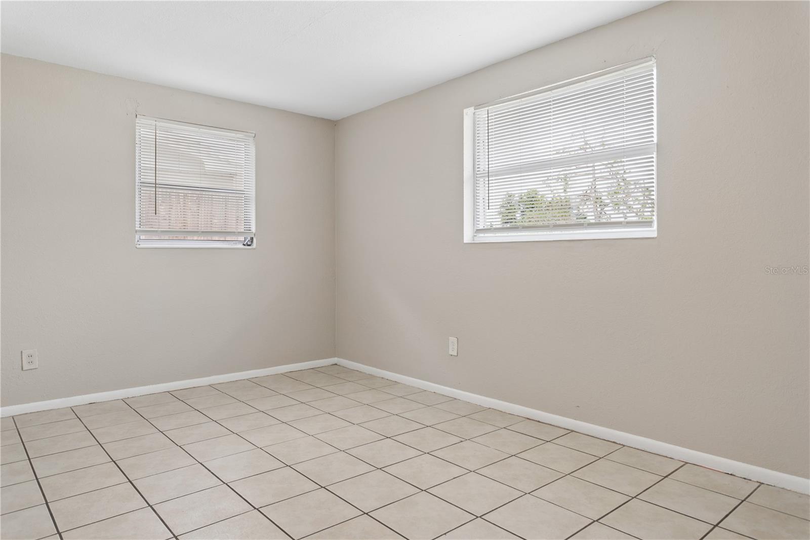 3337 CLYDESDALE DR — photo 12